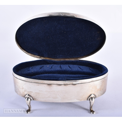 1270 - A SILVER JEWELLERY BOX. Birmingham 1927. 253 grams overall. 5.75 cm x 7.75 cm.