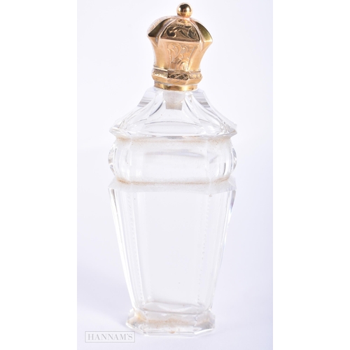 1274 - AN ANTIQUE 18CT GOLD MOUNTED SCENT BOTTLE. 76 grams. 10.75 cm high.