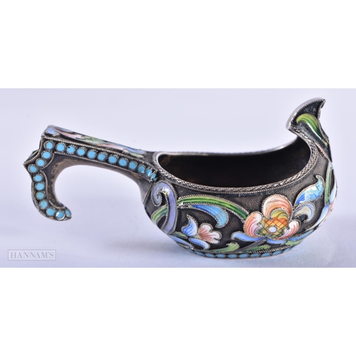 1283 - AN ANTIQUE RUSSIAN SILVER AND ENAMEL KOVSCH. 50.7 grams. 7.75 cm x 4.5 cm.