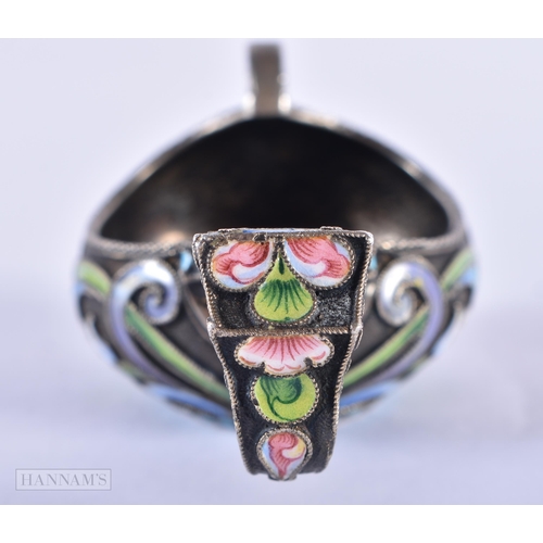 1283 - AN ANTIQUE RUSSIAN SILVER AND ENAMEL KOVSCH. 50.7 grams. 7.75 cm x 4.5 cm.