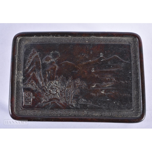 1589 - A 19TH CENTURY JAPANESE MEIJI PERIOD BRONZE SCHOLARS STAND. 9 cm x 6 cm.