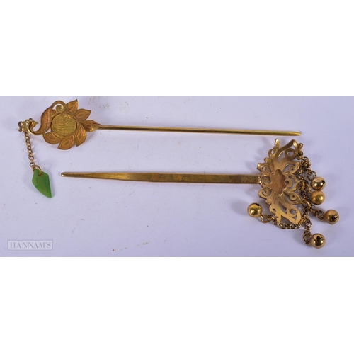 2654 - TWO CHINESE YELLOW METAL HAIRPINS. 50 grams. 18cm long. (2)