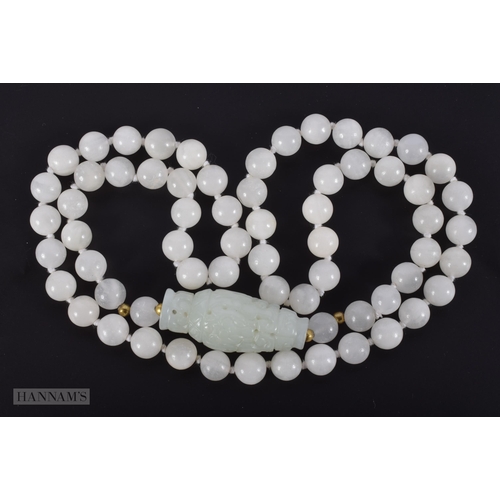 2662 - A CHINESE JADE NECKLACE. 108 grams. 80 cm long.