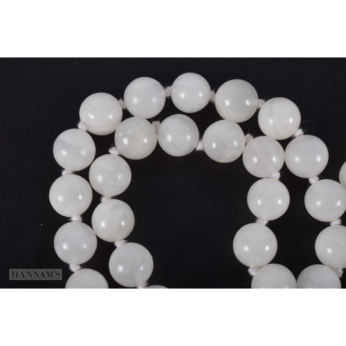 2662 - A CHINESE JADE NECKLACE. 108 grams. 80 cm long.