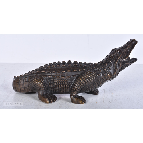 3602 - A bronze crocodile 10 x 24cm