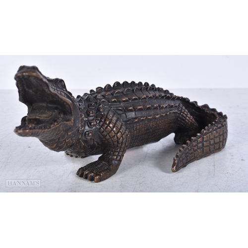 3602 - A bronze crocodile 10 x 24cm