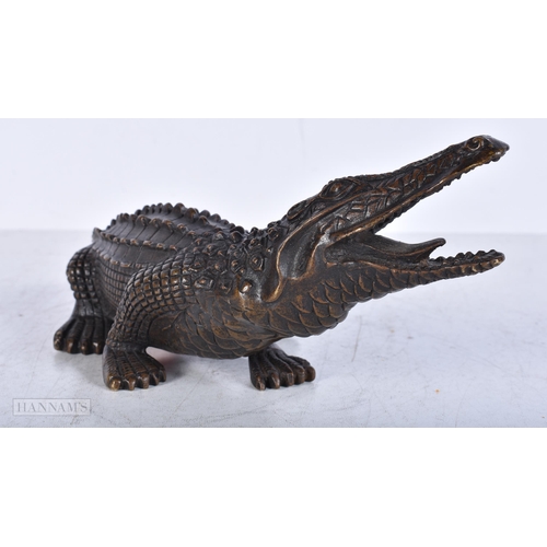 3602 - A bronze crocodile 10 x 24cm