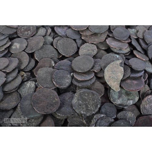 3605 - An early pottery vessel together with a large quantity of Roman coins (Qty)