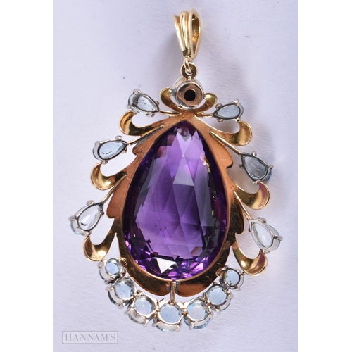 163 - A FINE LARGE GOLD AQUAMARINE AND AMETHYST PENDANT. 20.5 grams. 5 cm x 3.25 cm.