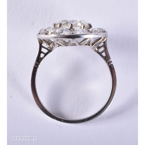 169 - A VERY FINE ART DECO STYLE 18CT WHITE GOLD DIAMOND CLUSTER RING. The central stone is 2CT, the surro... 