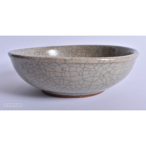 200 - A CHINESE QING DYNASTY GE TYPE STONEWARE BOWL. 15 cm diameter.