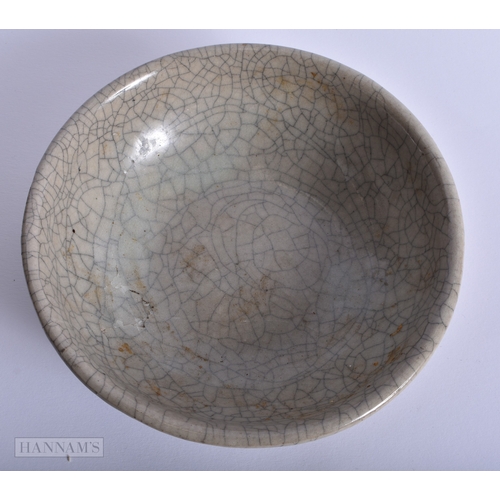 200 - A CHINESE QING DYNASTY GE TYPE STONEWARE BOWL. 15 cm diameter.