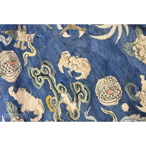 201 - A CHINESE QING DYNASTY SILK DRAGON EMBROIDERY. 93 cm diameter.