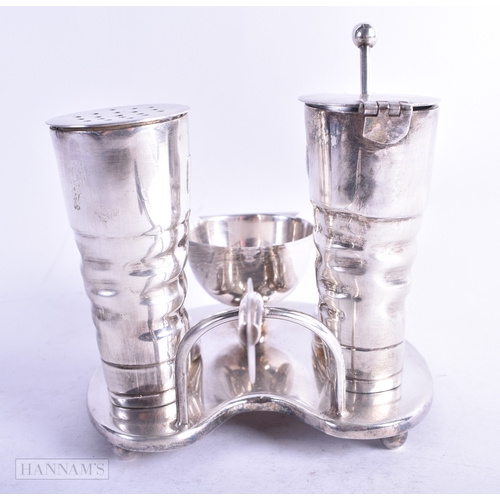 71 - AN EDWARDIAN SILVER PLATED NOVELTY EQUESTRIAN INKWELL. 611 grams. 17 cm x 11 cm.