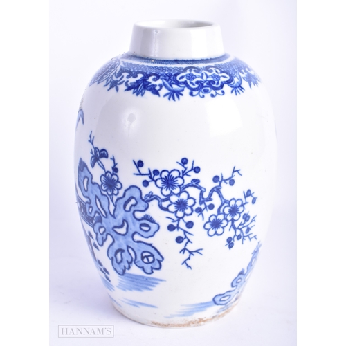 8 - AN 18TH CENTURY CAUGHLEY BLUE AND WHITE PORCELAIN TEA CANISTER printed with the bat pattern. 13 cm h... 