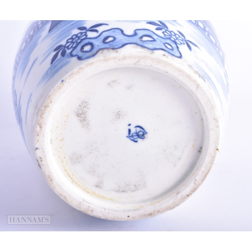 8 - AN 18TH CENTURY CAUGHLEY BLUE AND WHITE PORCELAIN TEA CANISTER printed with the bat pattern. 13 cm h... 