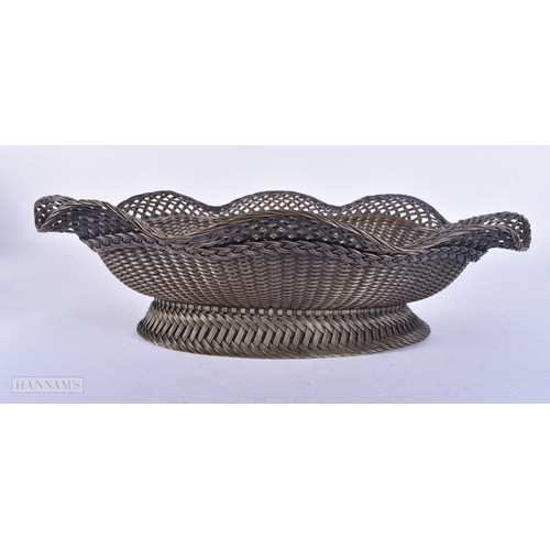 112 - AN UNUSUAL ANTIQUE WIRE WORK BASKET. 32 cm x 24 cm.