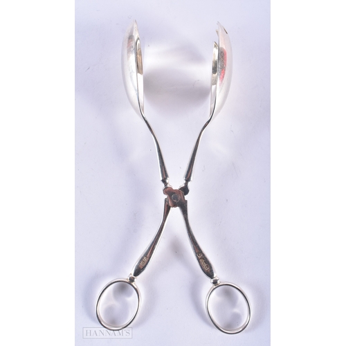 345 - AN UNUSUAL PAIR OF ART DECO SILVER SALAD SERVING TONGS. 142 grams. Birmingham 1937. 21 cm x 6.5 cm.