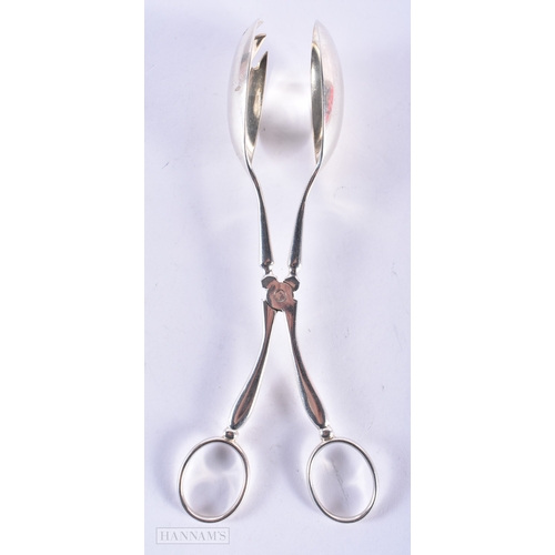 345 - AN UNUSUAL PAIR OF ART DECO SILVER SALAD SERVING TONGS. 142 grams. Birmingham 1937. 21 cm x 6.5 cm.