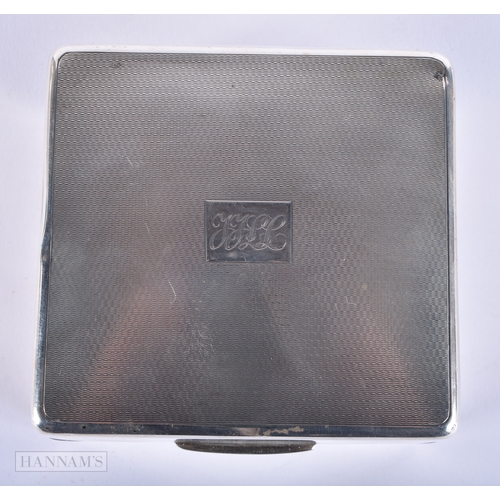 455 - AN ART DECO SILVER BOX. 268 grams overall. 8.5 cm square.