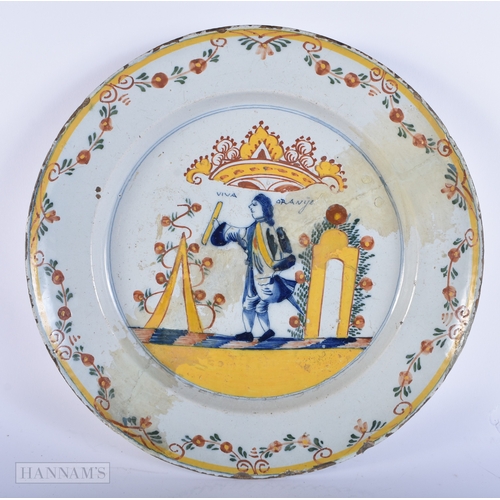 480 - A 17TH/18TH CENTURY CONTINENTAL DELFT FAIENCE DISH painted with William of Orange. 34 cm diameter.