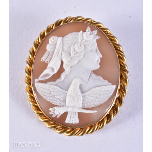 626 - AN ANTIQUE YELLOW METAL CAMEO BROOCH. 25.8 grams. 5.5 cm x 5 cm.