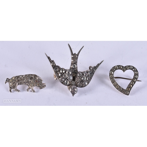 662 - THREE BROOCHES. 15.2 grams. 3.5 cm x 4.25cm. (3)