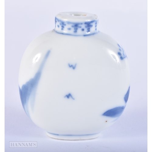 2003 - A 19TH CENTURY CHINESE BLUE AND WHITE PORCELAIN SNUFF BOTTLE bearing Qianlong marks to base. 5.5 cm ... 