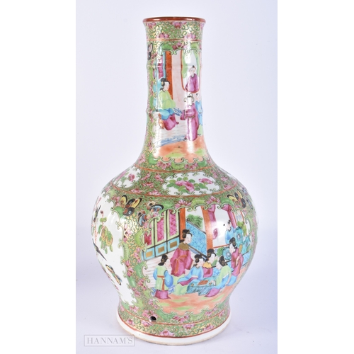 2023 - A LARGE 19TH CENTURY CHINESE CANTON FAMILLE ROSE PORCELAIN VASE Qing. 35 cm x 17 cm.