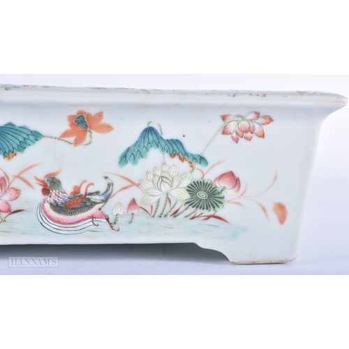 2025 - AN UNUSUAL 19TH CENTURY CHINESE FAMILLE ROSE PORCELAIN PLANTER Qing, painted with numerous birds wit... 