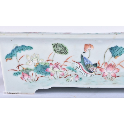 2025 - AN UNUSUAL 19TH CENTURY CHINESE FAMILLE ROSE PORCELAIN PLANTER Qing, painted with numerous birds wit... 