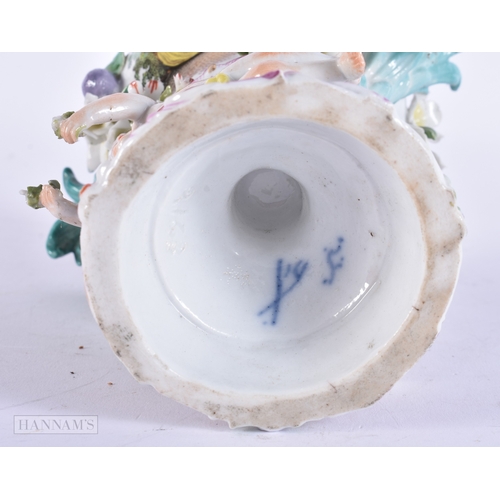 103 - AN 18TH/19TH CENTURY GERMAN MEISSEN STYLE POT POURRI AND COVER together with a smaller Schnee Ballen... 