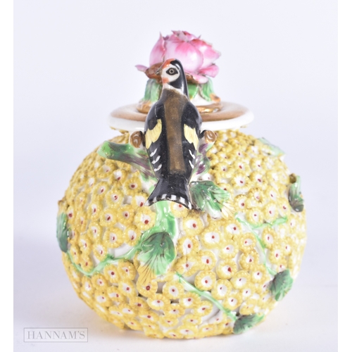 103 - AN 18TH/19TH CENTURY GERMAN MEISSEN STYLE POT POURRI AND COVER together with a smaller Schnee Ballen... 