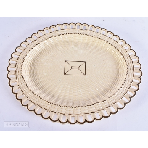 116 - A LATE 18TH/19TH CENTURY ENGLISH CREAMWARE RETICULATED LATTICE DISH. 28 cm x 23 cm.