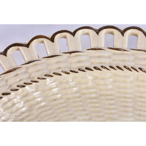 116 - A LATE 18TH/19TH CENTURY ENGLISH CREAMWARE RETICULATED LATTICE DISH. 28 cm x 23 cm.
