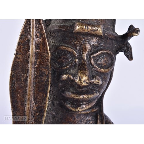 119 - A PAIR OF 19TH CENTURY AFRICAN BENIN BRONZE TRIBAL FIGURES. 21 cm high.