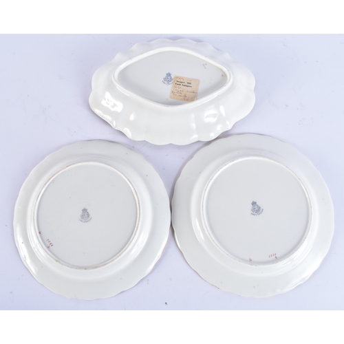 82 - ASSORTED ROYAL WORCESTER BLUE SCALE PORCELAIN together with a Samsons of Paris blue scale chocolate ... 