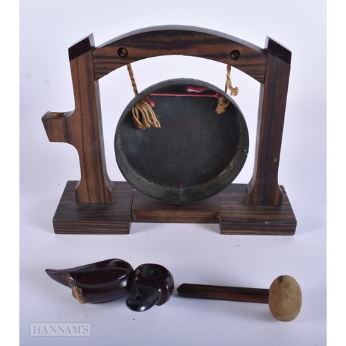 12 - Alfred Dunhill YZ Henry Howell & Co Bird Gong. 24 cm wide.