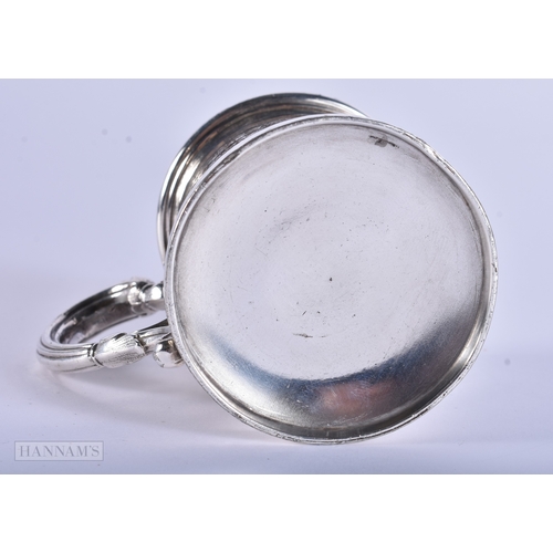 35 - AN ANTIQUE CONTINENTAL SILVER MUG engraved with Chinese scenes, together with a solid silver scoop. ... 