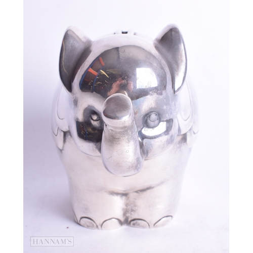 373 - AN UNUSUAL NOVELTY SOLID SILVER ELEPHANT MONEY BOX. Silver 292.9 grams. 17.5 cm x 12.5 cm.
