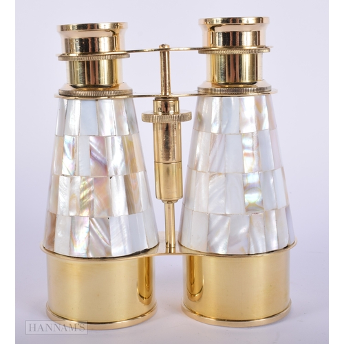 380 - A PAIR OF OVERSIZED MOTHER OF PEARL OPERA GLASS BINOCULARS. 14 cm x 10 cm.