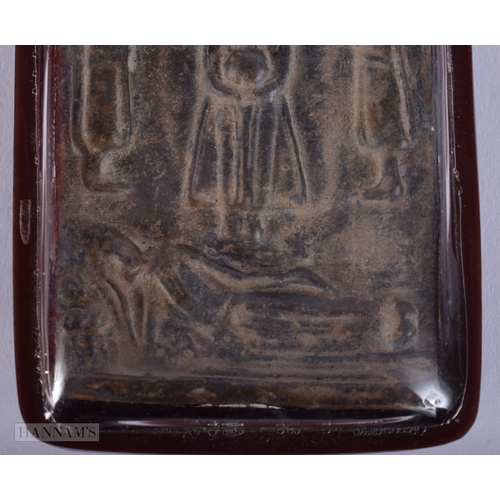 393 - AN INDIAN CASED HINDU SHRINE PANEL PENDANT. 50.6 grams. 7 cm x 5 cm.