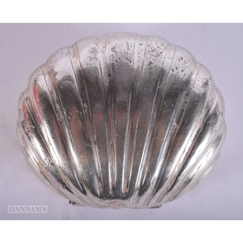 402 - AN ANTIQUE WHITE METAL CLAM SHELL SNUFF BOX. 36 grams. 5 cm x 6 cm.