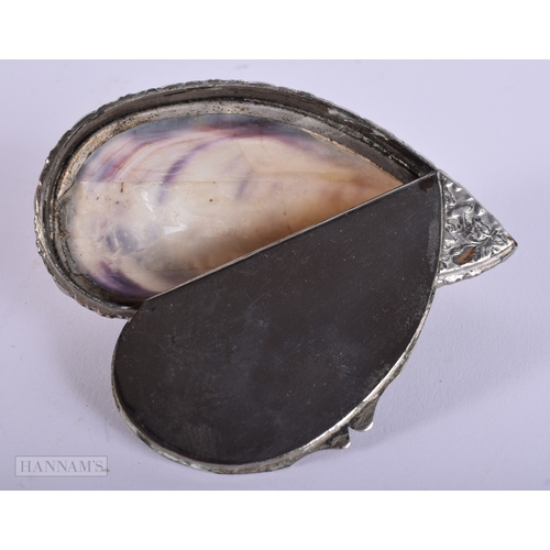 403 - AN ANTIQUE WHITE METAL PURPLE SHELL SNUFF BOX. 66 grams. 9.5 cm x 4.75 cm.