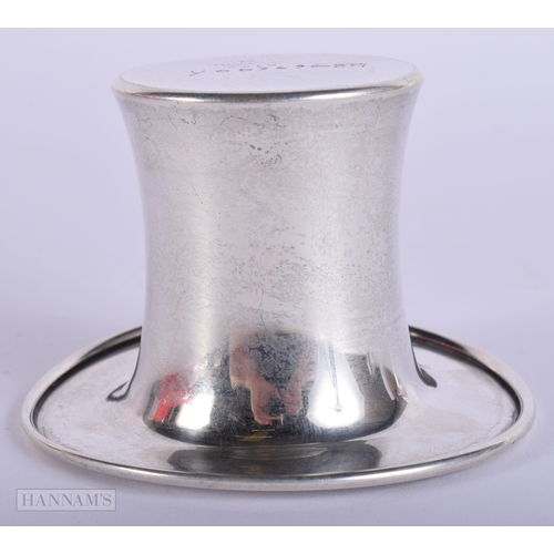 405 - A NOVELTY AMERICAN REED AND BARTON SILVER TOP HAT TOOTH PICK HOLDER. 74.4 grams. 6 cm x 9 cm.