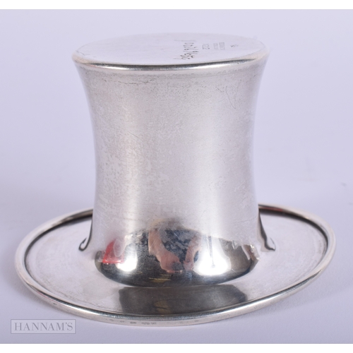 405 - A NOVELTY AMERICAN REED AND BARTON SILVER TOP HAT TOOTH PICK HOLDER. 74.4 grams. 6 cm x 9 cm.