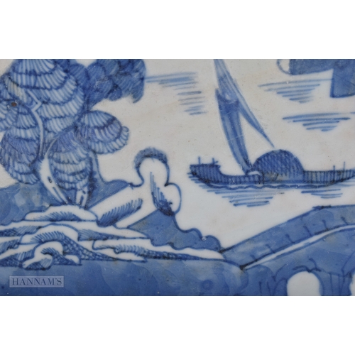 408 - A LARGE 18TH CENTURY CHINESE BLUE AND WHITE PORCELAIN DISH Qianlong. 40 cm x 32 cm.