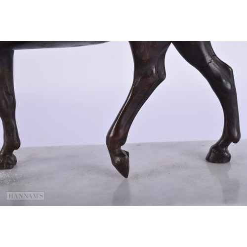 411 - A FINE 19TH CENTURY EUROPEAN GRAND TOUR BRONZE FIGURE OF A HORSE modelled upon a marble plinth. 27 c... 