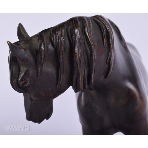 411 - A FINE 19TH CENTURY EUROPEAN GRAND TOUR BRONZE FIGURE OF A HORSE modelled upon a marble plinth. 27 c... 