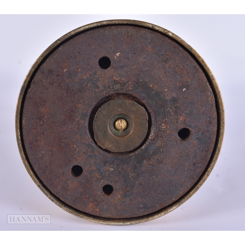 100 - A VICTORIAN GILT BRONZE COUNTRY HOUSE FIGURAL CHERUB LAMP. 30 cm high.